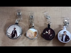 カスタム サブライメーションバッジ リール 引き取り可能なバッジ ハーダー IDカード ハーダー クリップ 学生 看護師 医師